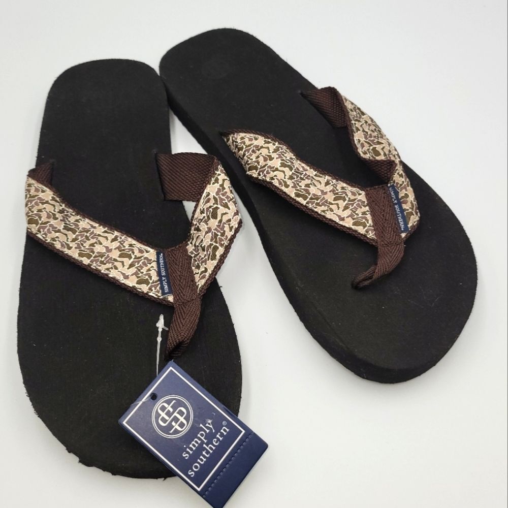 New Simply Southern Men's Camo Flip Flop Sandals XL